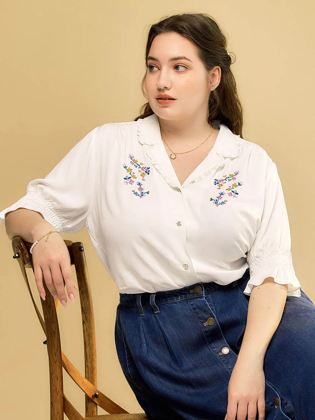 【Final Sale】Plus Size Alicia Floral Embroidery V-Neck Blouse