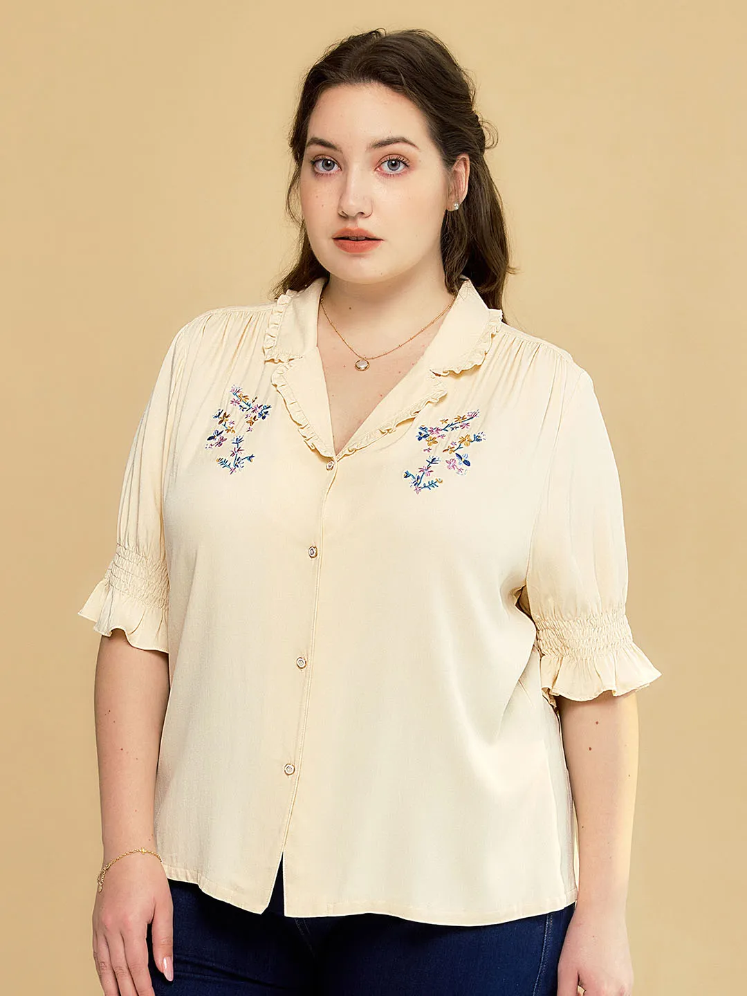 【Final Sale】Plus Size Alicia Floral Embroidery V-Neck Blouse