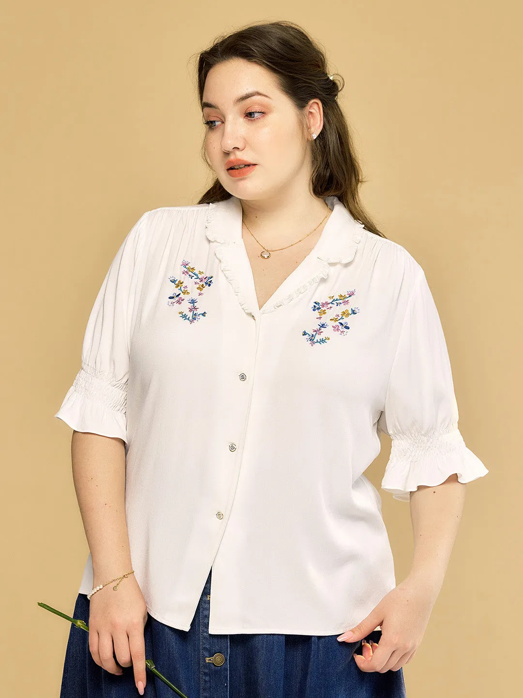 【Final Sale】Plus Size Alicia Floral Embroidery V-Neck Blouse