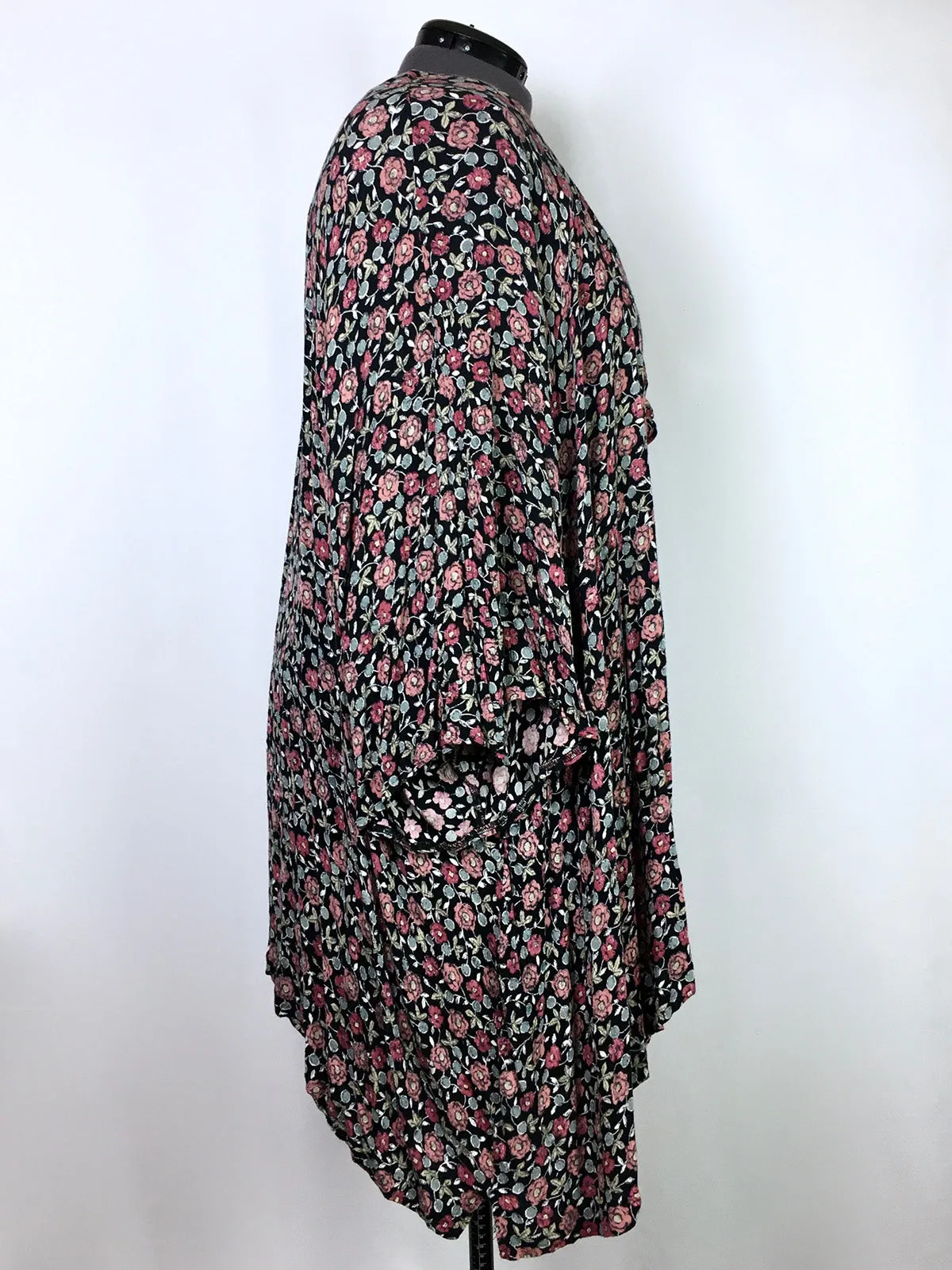 Size 9X Black & Rose Floral Shirt